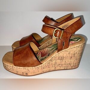 B.o.c. Born Concept Corrie Wedge Sandal - new - size 10 - no box